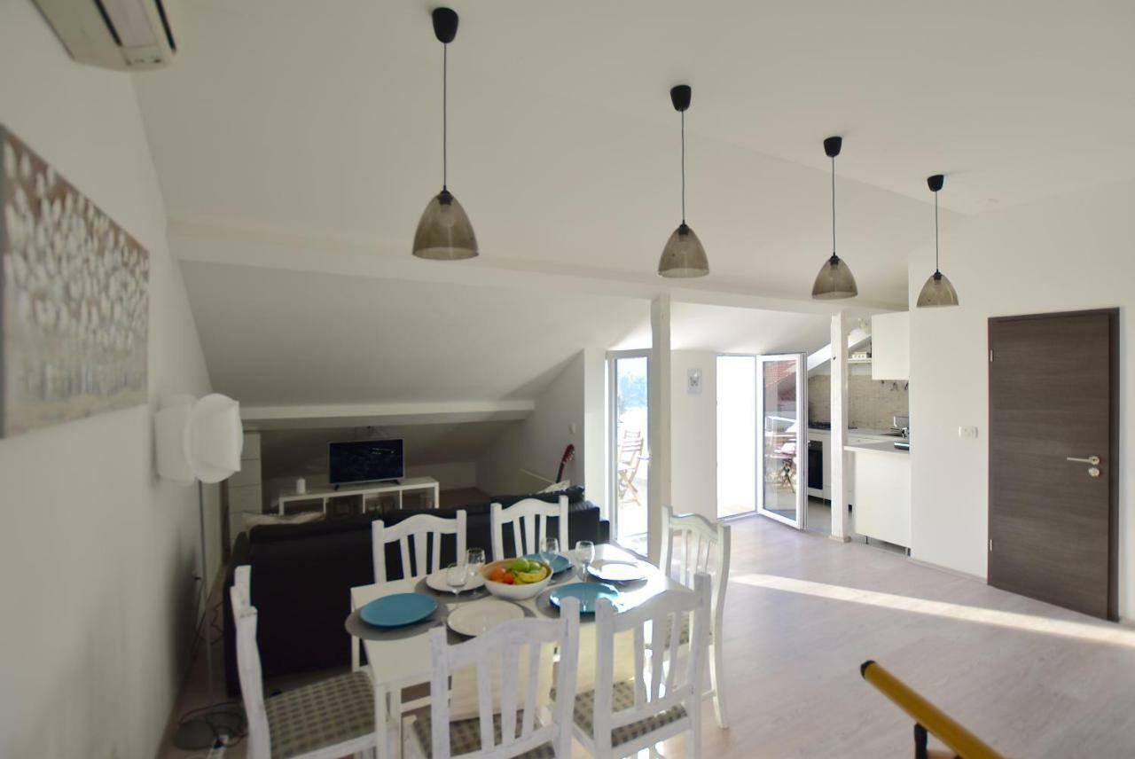 Apartments Sea & Sky 스타리 그라드 외부 사진
